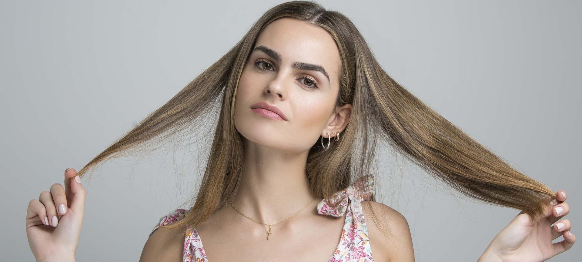 Descubre cómo dar volumen a tu pelo fino con estos trucos y la Laca Elnett de L’Oréal Paris.